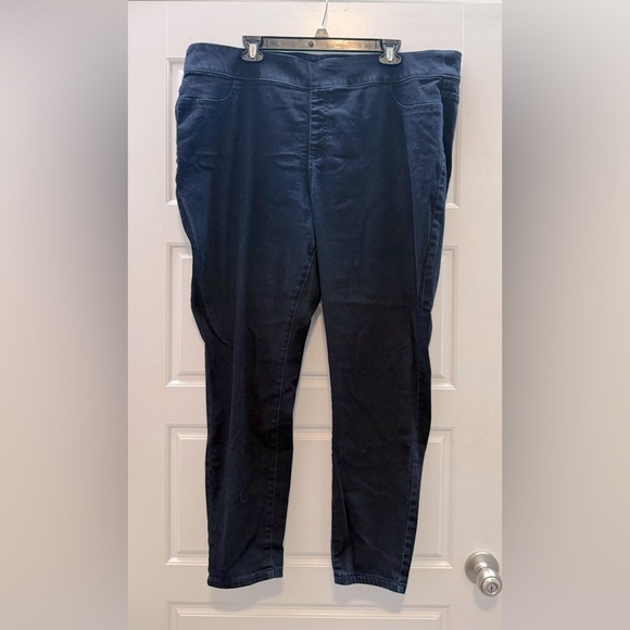 Lane Bryant Dark Wash Pull On Jeans, sz 22 plus - Picture 1 of 4